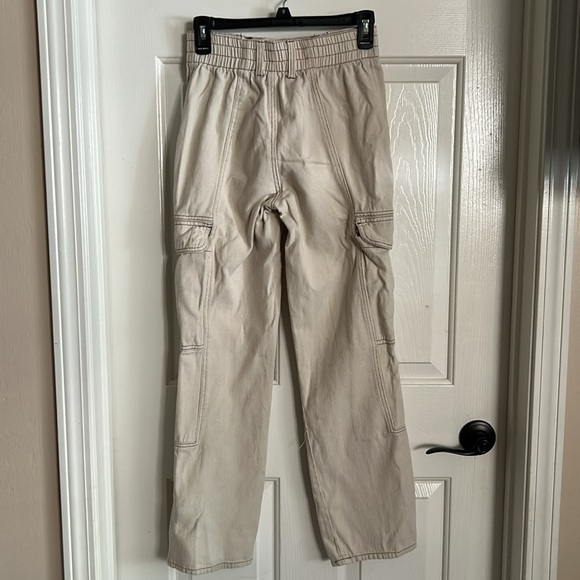 Full Tilt Ivory Cargo Jeans. - Picture 4 of 6